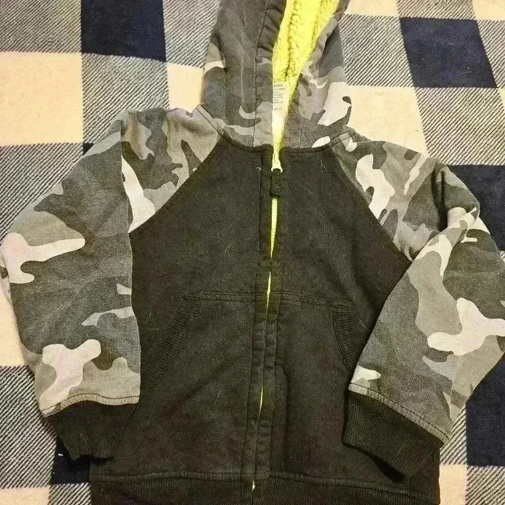 Faded Glory Boys Black And Camouflage Hoodie Jacket Size Small 4/5